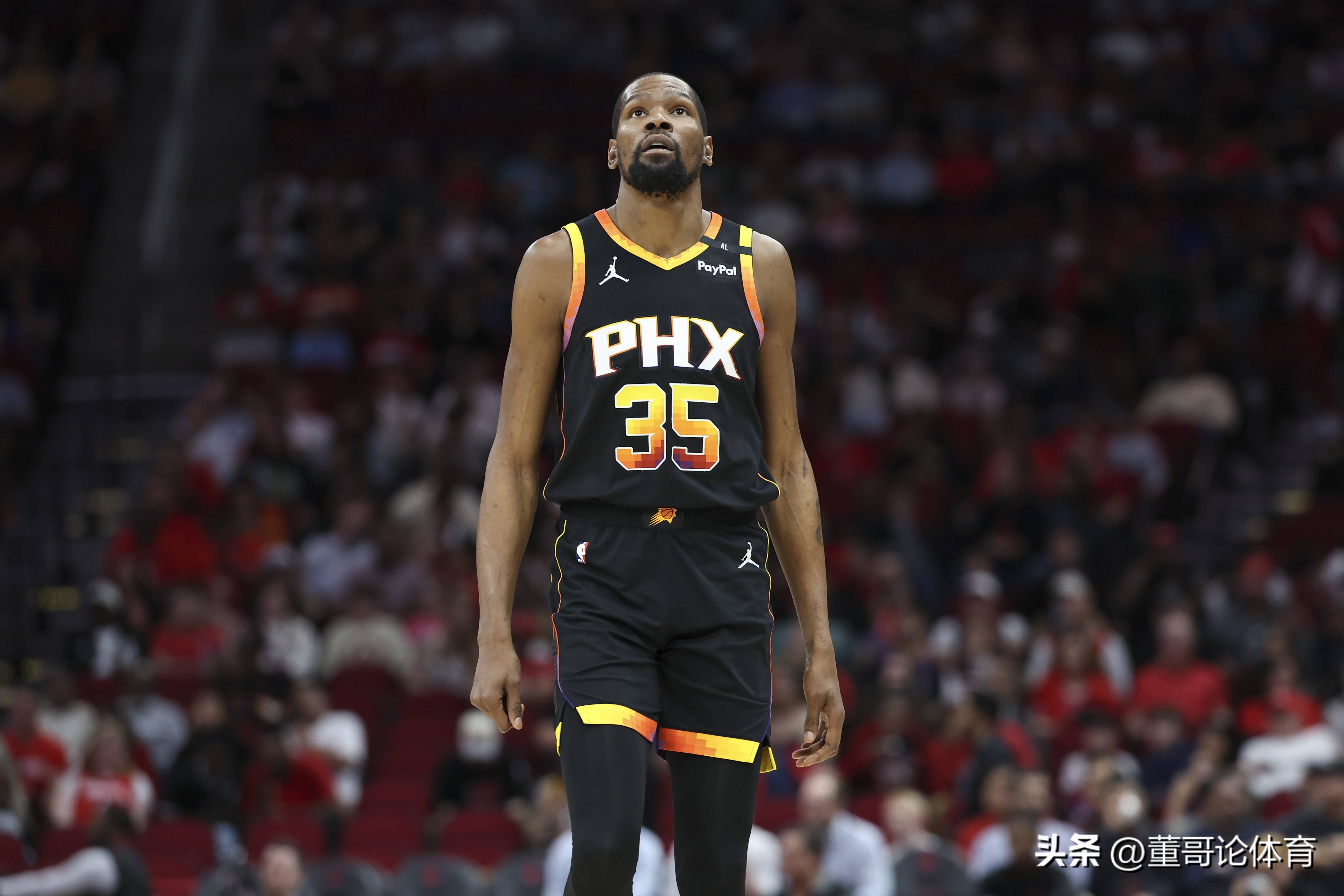 博涅克：莱万去米兰可能性不大，希望他去美国或中东赚钱（博涅克：莱万加盟米兰希望渺茫，更看好他赴美或中东淘金）